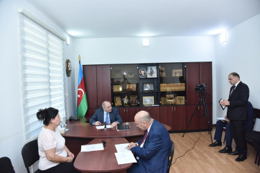 Nəsimi rayon İcra Hakimiyyətinin başçısı növbəti səyyar qəbul keçirib
