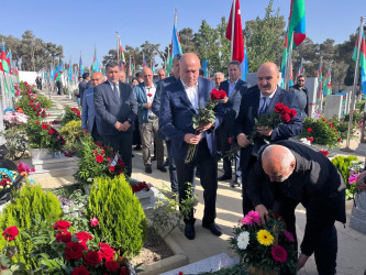 Vətən Müharibəsi Şəhidi Qasımlı Mir Həmid Nazim oğlunun doğum günündə əziz xatirəsi yad edildi.