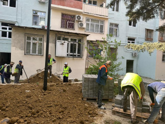 Cavadxan 28,32 saylı ünvanlarda yenidənqurma işləri davam etdirilir.