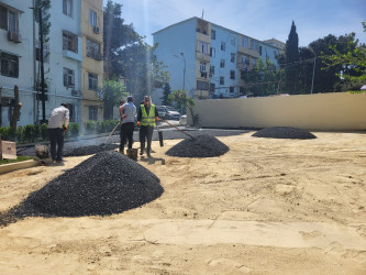 Rayonun məhəllədaxili yollarda asfaltlaşma işləri davam etdirilir.