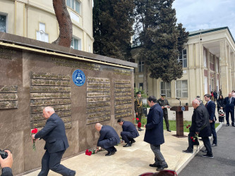 Azərbaycan Tibb Universitetinin Şəhid məzunlarının xatirəsinə ucaldılmış “Memorial Abidə Kompleksi”nin açılış mərasimi keçirildi.