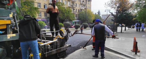 Rayon ərazisində yollarda asfaltlaşma işləri davam etdirilir.