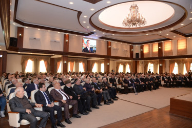 Nəsimi rayonunda “Ulu Öndər Heydər Əliyevin irsi milli sərvətimizdir” mövzusunda elm və tanınmış ziyalıların iştirakı ilə görüş təşkil olunub.