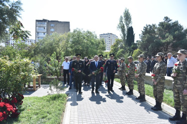 Nəsimi rayonunda 27 Sentyabr - Anım günü münasibətilə  rayon ərazisində yerləşən “Zəfər bağı”nda tədbir keçirilib.