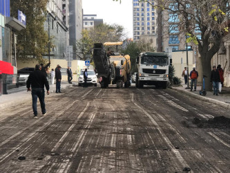 Nəsimi rayonu Abbas Zamanov küçəsi boyu yolun əsaslı təmiri işləri aparılıb