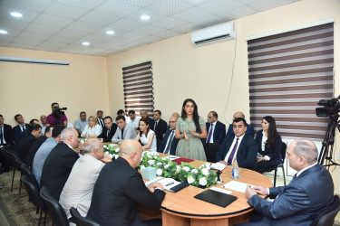 Nəsimi rayon İcra Hakimiyyətinin başçısı növbəti səyyar qəbul keçirib
