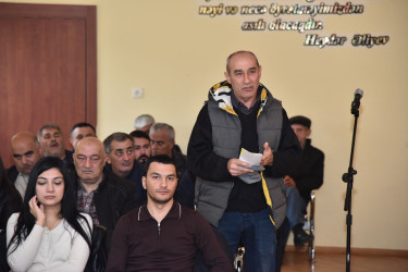 Nəsimi Rayon İcra Hakimiyyətinin başçısı Elxan İbrahimov 1 nömrəli Sahə İnzibati Ərazi Dairəsi üzrə səyyar qəbul keçirib.