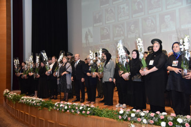 Anım Günü münasibətilə Nizami Kino Mərkəzində “Şəhadət yolçuları” sənədli filminin və “Əbədiyyət yolu” kitabının təqdimatı oldu