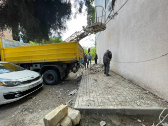 3-cü mikroraron Alı Mustafayev 41 saylı binada abadlıq və yenidənqurma işləri davam edir.