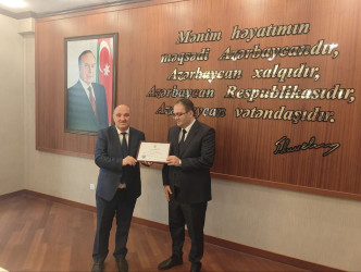 Nəsimi rayon İcra Hakimiyyətində “Heydər Əliyev Azərbaycanın dövlət qulluğu sisteminin banisidir” mövzusunda dəyirmi masa keçirilib