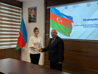 Nəsimi rayonunda 20 Sentyabr - Azərbaycanda Dövlət Suverenliyi Günü münasibətilə “Azərbaycanın Suverenliyi - Milli İradəmizin Təntənəsi” mövzusunda dəyirmi masa keçirilib.