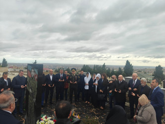 Vətən Müharibəsi Şəhidi Ələsgərov Ələkbər İsgəndər oğlunun şəhadət günündə əziz xatirəsi yad edildi.