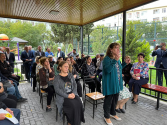 Nəsimi rayon İcra Hakimiyyətinin başçısı 1-ci mikrorayonda  səyyar qəbul keçirdi