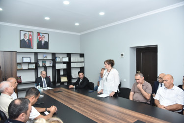 Nəsimi rayon İcra Hakimiyyətinin başçısı növbəti səyyar qəbul keçirib