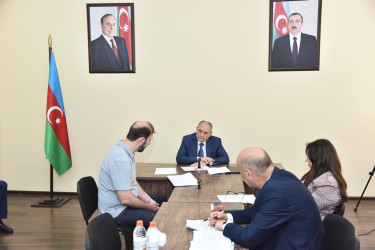 Nəsimi rayon İcra Hakimiyyətinin başçısı növbəti səyyar qəbul keçirib