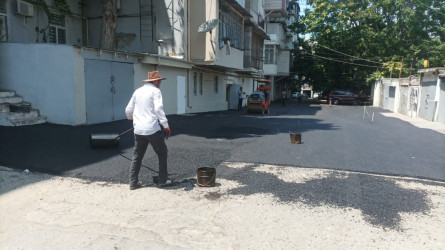 Səməd Vurğun 116 saylı ünvanda məhəllədaxili yollarda cari təmir  və asfaltlaşma işləri aparılıb.