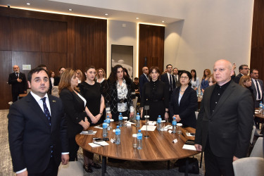 Nəsimi rayonunda Heydər Əliyevin anadan olmasının 102-cİ ildönümünə həsr edilmiş "Bir Xalqın Taleyini Dəyişən Ömür: Heydər Əliyev – Qəlblərdə Yaşayan Lider" mövzusunda tədbir keçirilib.