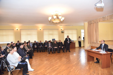 Nəsimi Rayon İcra Hakimiyyətinin başçısı Elxan İbrahimov 1 nömrəli Sahə İnzibati Ərazi Dairəsi üzrə səyyar qəbul keçirib.