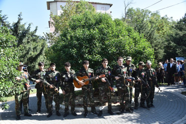 Nəsimi rayonunda 27 Sentyabr - Anım günü münasibətilə  rayon ərazisində yerləşən “Zəfər bağı”nda tədbir keçirilib.