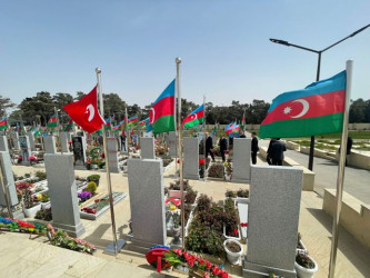 Azərbaycan Silahlı Qüvvələrinin hərbi qulluqçusu Kazımov Vüsal Vüqar oğlunun məzarı ziyarət olundu.