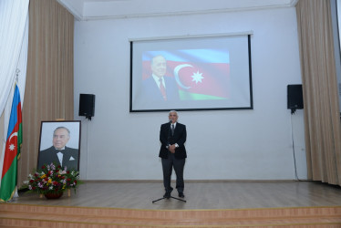 Nəsimi rayonunda Ulu Öndər Heydər Əliyevin anım gününə həsr olunmuş “Ən böyük Azərbaycanlı” adlı tədbir keçirildi.