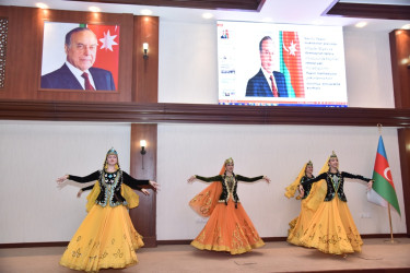 Nəsimi Rayon İcra Hakimiyyətində “Heydər Əliyev və Azərbaycan tarixi” adlı elmi konfrans keçirilib.