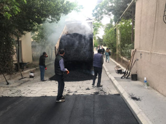 Məhəllədaxili yollarda abadlıq işləri davam etdirilir.